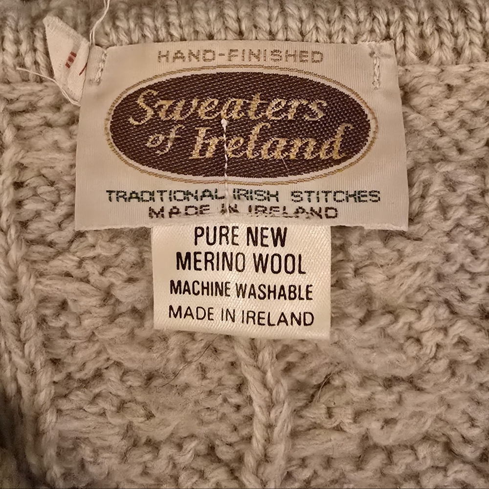 100% Wool Knit Sweater - Picture 4 of 4